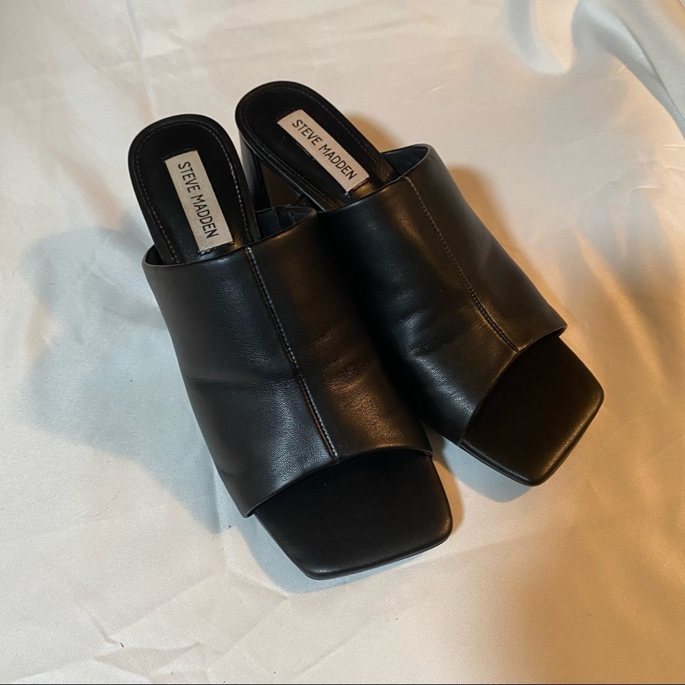Steve Madden Geselle Mules size 8